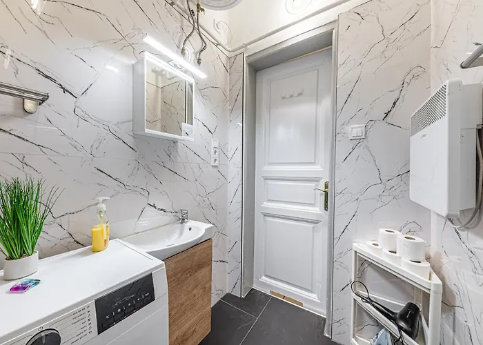 Westend Loft Chic 2br W Ac By Nyugati & M3 Metro