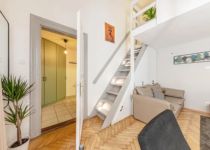 Westend Loft Chic 2br W Ac By Nyugati & M3 Metro Apartament