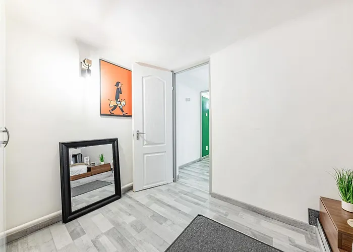Westend Loft Chic 2br W Ac By Nyugati & M3 Metro