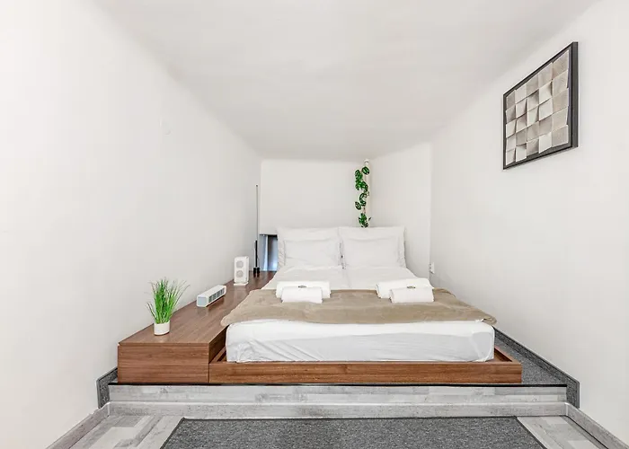 Westend Loft Chic 2br W Ac By Nyugati & M3 Metro Budapeszt