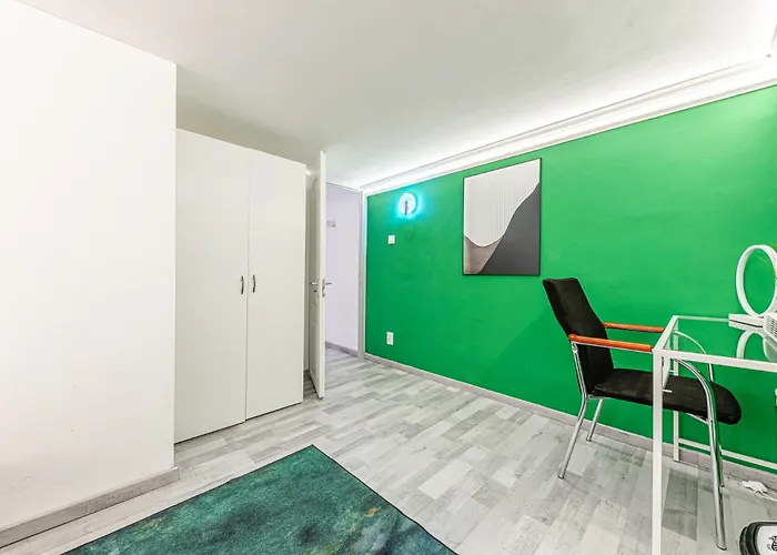 Westend Loft Chic 2br W Ac By Nyugati & M3 Metro * Budapeste
