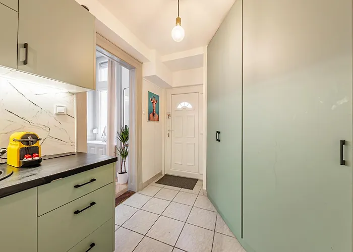 Apartamento Westend Loft Chic 2br W Ac By Nyugati & M3 Metro Budapeste