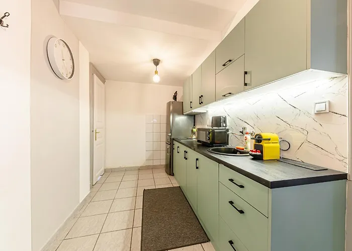 Westend Loft Chic 2br W Ac By Nyugati & M3 Metro * Budapeste
