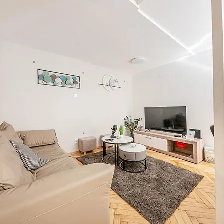 Westend Loft Chic 2br W Ac By Nyugati & M3 Metro Budapešť
