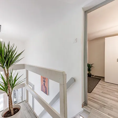 Westend Loft Chic 2br W Ac By Nyugati & M3 Metro