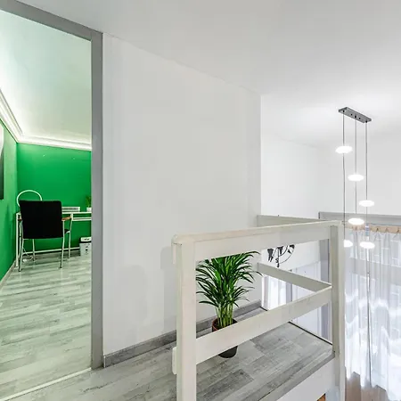Westend Loft Chic 2br W Ac By Nyugati & M3 Metro Apartment Budapest