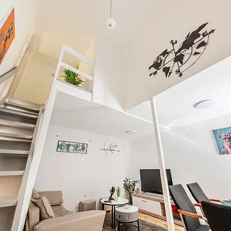 Westend Loft Chic 2br W Ac By Nyugati & M3 Metro Budapešť