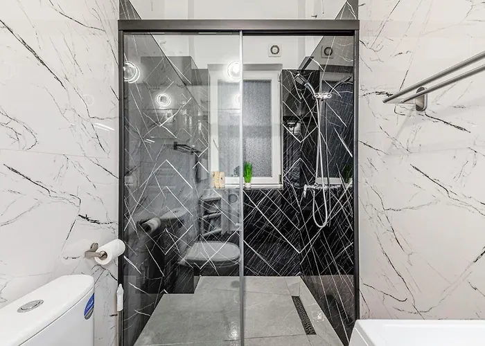 Westend Loft Chic 2br W Ac By Nyugati & M3 Metro Appartamento Budapest