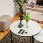 Westend Loft Chic 2br W Ac By Nyugati & M3 Metro Апартаменты