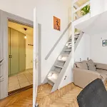 Westend Loft Chic 2br W Ac By Nyugati & M3 Metro Апартаменты